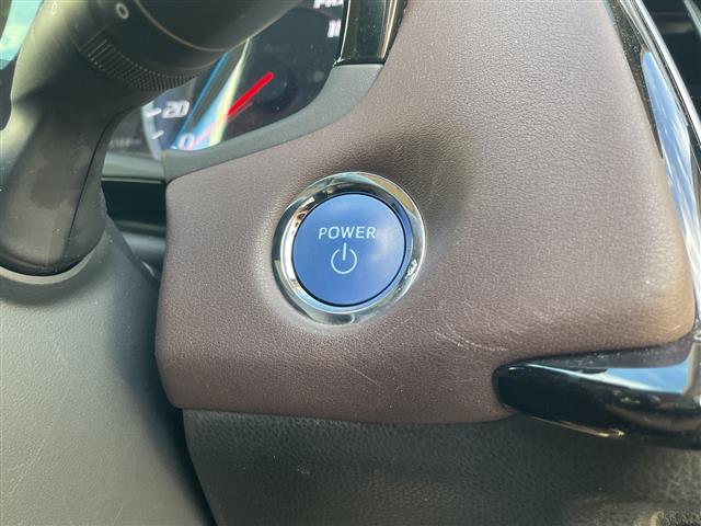 【シフトレバー】シフトも操作しやすく快適なドライブを楽しんでいただけます！