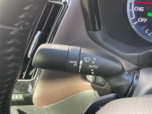 【後部座席】後席もゆったりドライブを楽しめます。ガリバーでご購入いただきましたら、内外装はプロこだわりのクリーニングで清潔なおクルマでご納車させていただきます！店舗での現車確認も承っています！