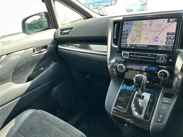 アルファード ２．５Ｓ　Ａパッケージ　タイプブラック　特別仕様車　アルパイン１１インチナビＥＸ１１Ｖ　アルパインフリップダウンモニター　バックカメラ　クルコン　両側パワースライドドア　ＢＴ　電動リアゲート　ＡＣ１００Ｖ　ＥＴＣ　１８ＡＷ　ソナー（7枚目）