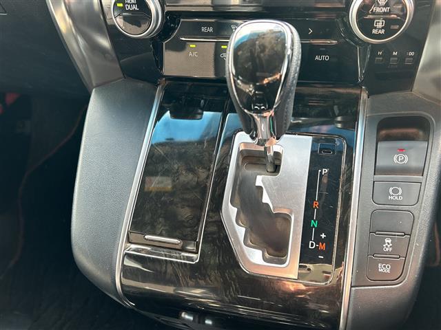 アルファード ２．５Ｓ　Ａパッケージ　タイプブラック　特別仕様車　アルパイン１１インチナビＥＸ１１Ｖ　アルパインフリップダウンモニター　バックカメラ　クルコン　両側パワースライドドア　ＢＴ　電動リアゲート　ＡＣ１００Ｖ　ＥＴＣ　１８ＡＷ　ソナー（8枚目）