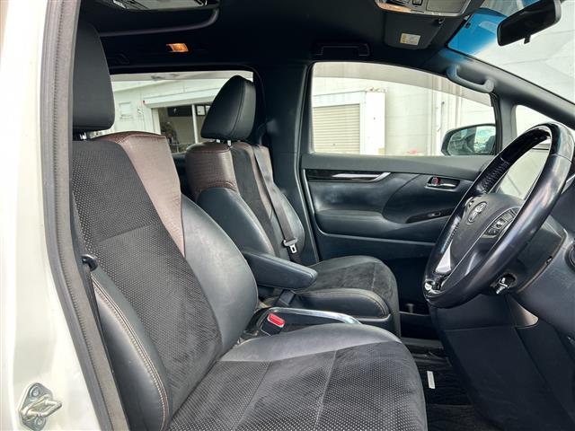 アルファード ２．５Ｓ　Ａパッケージ　タイプブラック　特別仕様車　アルパイン１１インチナビＥＸ１１Ｖ　アルパインフリップダウンモニター　バックカメラ　クルコン　両側パワースライドドア　ＢＴ　電動リアゲート　ＡＣ１００Ｖ　ＥＴＣ　１８ＡＷ　ソナー（15枚目）