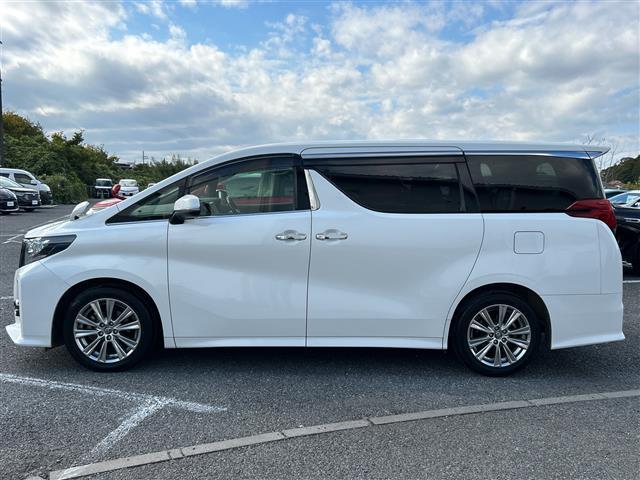 アルファード ２．５Ｓ　Ａパッケージ　タイプブラック　特別仕様車　アルパイン１１インチナビＥＸ１１Ｖ　アルパインフリップダウンモニター　バックカメラ　クルコン　両側パワースライドドア　ＢＴ　電動リアゲート　ＡＣ１００Ｖ　ＥＴＣ　１８ＡＷ　ソナー（37枚目）