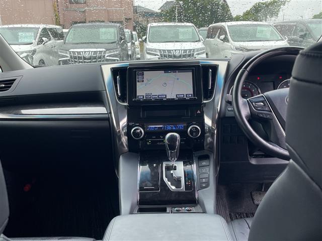 ヴェルファイア ２．５Ｚ　Ｇエディション　９型ナビＮＳＺＴ－Ｙ６６Ｔ　フリップダウンモニター　皮シート　エアシート　シートヒーター　ＥＴＣ　ＢＴ　両側パワースライドドア　電動リアドア　１８インチＡＷ　ＬＥＤライト　オートライト　車高調（2枚目）