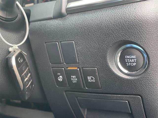 ヴェルファイア ２．５Ｚ　Ｇエディション　９型ナビＮＳＺＴ－Ｙ６６Ｔ　フリップダウンモニター　皮シート　エアシート　シートヒーター　ＥＴＣ　ＢＴ　両側パワースライドドア　電動リアドア　１８インチＡＷ　ＬＥＤライト　オートライト　車高調（7枚目）