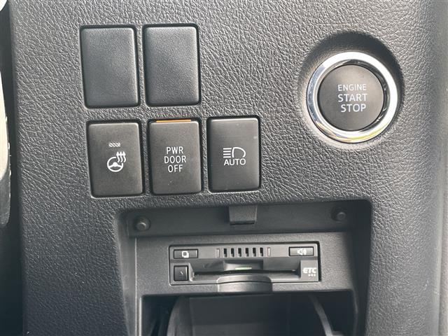 ヴェルファイア ２．５Ｚ　Ｇエディション　９型ナビＮＳＺＴ－Ｙ６６Ｔ　フリップダウンモニター　皮シート　エアシート　シートヒーター　ＥＴＣ　ＢＴ　両側パワースライドドア　電動リアドア　１８インチＡＷ　ＬＥＤライト　オートライト　車高調（8枚目）