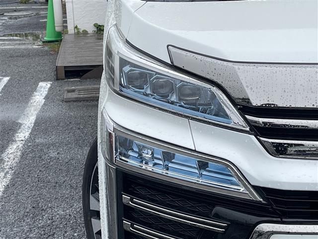 ヴェルファイア ２．５Ｚ　Ｇエディション　９型ナビＮＳＺＴ－Ｙ６６Ｔ　フリップダウンモニター　皮シート　エアシート　シートヒーター　ＥＴＣ　ＢＴ　両側パワースライドドア　電動リアドア　１８インチＡＷ　ＬＥＤライト　オートライト　車高調（16枚目）