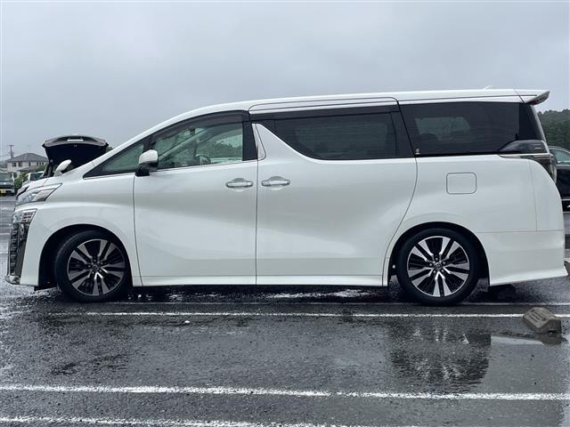 ヴェルファイア ２．５Ｚ　Ｇエディション　９型ナビＮＳＺＴ－Ｙ６６Ｔ　フリップダウンモニター　皮シート　エアシート　シートヒーター　ＥＴＣ　ＢＴ　両側パワースライドドア　電動リアドア　１８インチＡＷ　ＬＥＤライト　オートライト　車高調（22枚目）