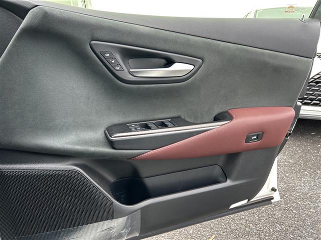 クラウンハイブリッド ＲＳアドバンス　ナビ　全方位カメラ　ＡＨＢ　ＢＳＭ　ＲＣＴＡ　ＨＵＤ　ＲＳＡ　ＰＣＳ　ＬＴＡ　ＡＨＢ　電動シート　シートヒーター　ステアヒーター　パーキングアシスト　デジタルミラー　ドラレコ　ＥＴＣ　ＡＣ１００Ｖ（31枚目）