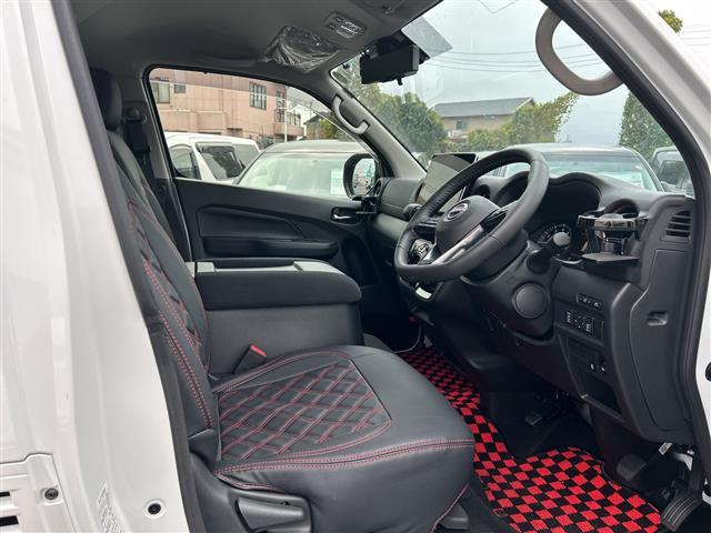 キャラバン ロングプロスタイルプレミアムＧＸ　１オーナー　１１型ナビＸＦ１１ＮＸ－Ｓ　全方位カメラ　電動スライド　ＥＴＣ　ドラレコ　ベットキット　スマートルームミラー　革調シートカバー　ＨＤＭＩ　リアヒータークーラー　ＬＥＤライト　１５インチＡＷ（20枚目）