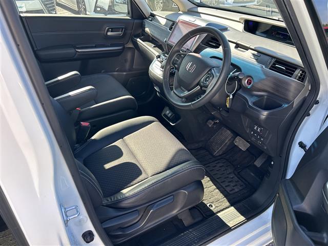 フリードハイブリッド ハイブリッド・Ｇ　１オーナー　９型ナビＶＸＭ－２３７ＶＦＮｉ　Ｂカメ　両側電動スライドドア　シートヒーター　Ｓパッケージ　コンフォートビューパケ　ドラレコ　７人乗　クルコン　ホンダセンシング　ＵＳＢ　ＢＴ　ＬＥＤライト（20枚目）