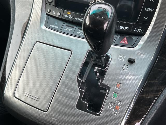 ヴェルファイア ２．４Ｚ　Ｇエディション　ナビＮＨＺＮ－Ｘ６２Ｇ　バックカメラ　ＥＴＣ　Ｂｔ　フルセグＴＶ　ＣＤ　ＤＶＤ　ドライブレコーダー　パワーシート　　両側パワースライドドア　エアロ　純正１８アルミホイール　前後コーナーセンサー（7枚目）