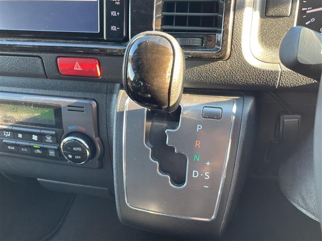 ハイエースバン スーパーＧＬ　ダークプライムＩＩ　ナビＮＳＺＴ－Ｗ６８Ｔ　フルセグＴＶ　ＣＤ　ＤＶＤ　ＢＴ　バックカメラ　両側パワースライドドア　ＥＴＣ　１００Ｖ電源　ＰＣＳ　ＬＤＡ　ＡＨＢ　社外１５インチＡＷ　ミドルルーフ　ワイドボディ　ディーゼル（7枚目）