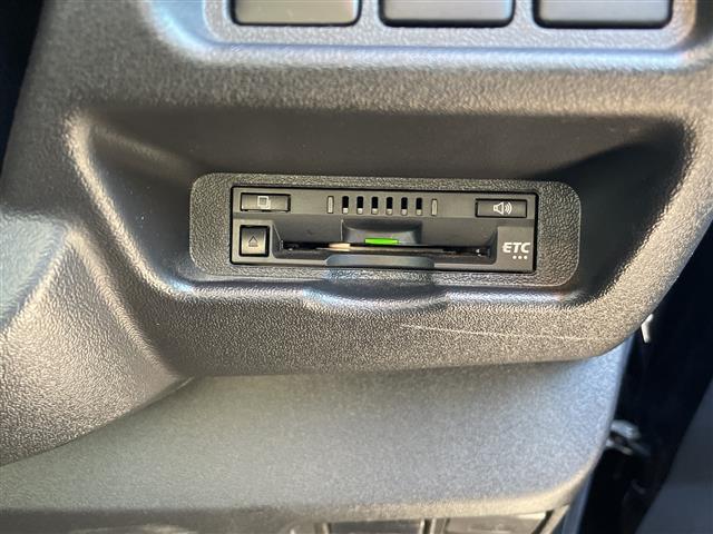 ハイエースバン スーパーＧＬ　ダークプライムＩＩ　ナビＮＳＺＴ－Ｗ６８Ｔ　フルセグＴＶ　ＣＤ　ＤＶＤ　ＢＴ　バックカメラ　両側パワースライドドア　ＥＴＣ　１００Ｖ電源　ＰＣＳ　ＬＤＡ　ＡＨＢ　社外１５インチＡＷ　ミドルルーフ　ワイドボディ　ディーゼル（8枚目）