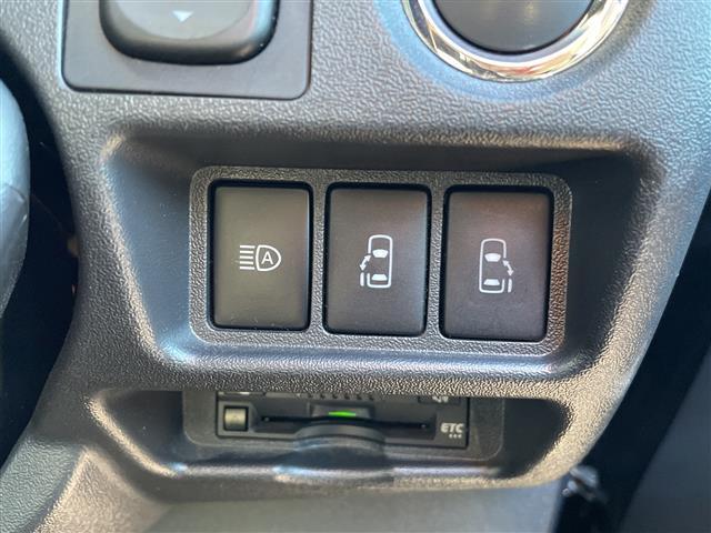 ハイエースバン スーパーＧＬ　ダークプライムＩＩ　ナビＮＳＺＴ－Ｗ６８Ｔ　フルセグＴＶ　ＣＤ　ＤＶＤ　ＢＴ　バックカメラ　両側パワースライドドア　ＥＴＣ　１００Ｖ電源　ＰＣＳ　ＬＤＡ　ＡＨＢ　社外１５インチＡＷ　ミドルルーフ　ワイドボディ　ディーゼル（10枚目）