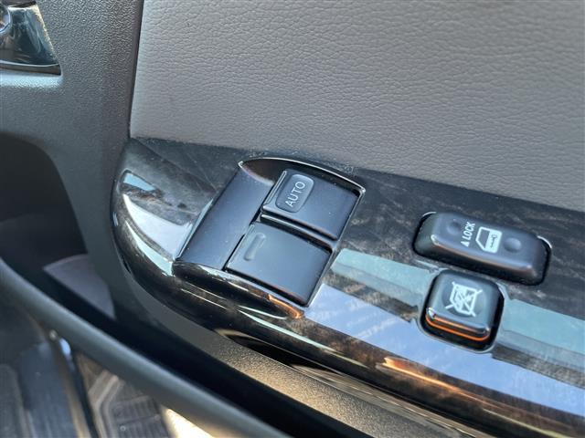 ハイエースバン スーパーＧＬ　ダークプライムＩＩ　ナビＮＳＺＴ－Ｗ６８Ｔ　フルセグＴＶ　ＣＤ　ＤＶＤ　ＢＴ　バックカメラ　両側パワースライドドア　ＥＴＣ　１００Ｖ電源　ＰＣＳ　ＬＤＡ　ＡＨＢ　社外１５インチＡＷ　ミドルルーフ　ワイドボディ　ディーゼル（13枚目）