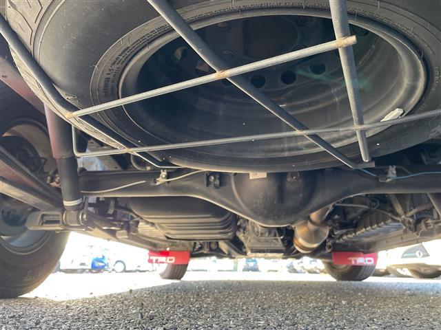 ハイエースバン スーパーＧＬ　ダークプライムＩＩ　ナビＮＳＺＴ－Ｗ６８Ｔ　フルセグＴＶ　ＣＤ　ＤＶＤ　ＢＴ　バックカメラ　両側パワースライドドア　ＥＴＣ　１００Ｖ電源　ＰＣＳ　ＬＤＡ　ＡＨＢ　社外１５インチＡＷ　ミドルルーフ　ワイドボディ　ディーゼル（36枚目）