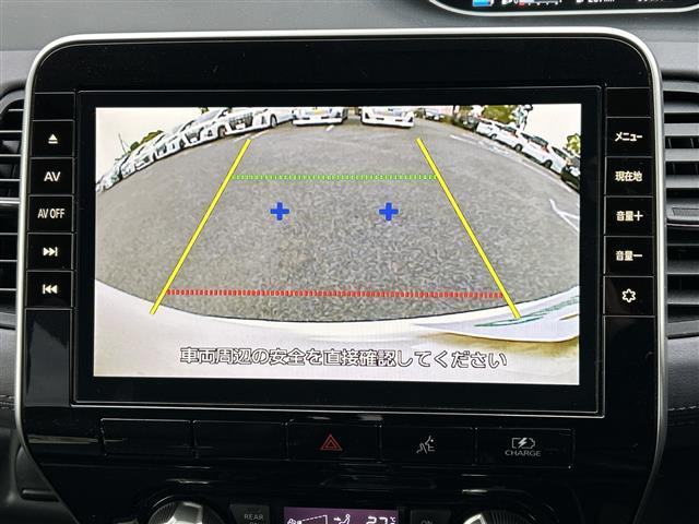 セレナ マルチベッド　ｅ－パワーＨＷＳ　Ｖ　９型ナビ　バックカメラ　プロパイロット　両側パワースライド　ハンズフリーオートスライド　シートヒーター　ステアリングヒーター　ＥＴＣ　純正ドラレコ　フルセグＴＶ　Ｂｔ　ＤＶＤ　Ｂｌｕ－ｒａｙ　エアロ（3枚目）