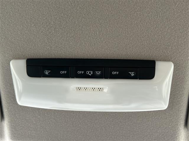 セレナ マルチベッド　ｅ－パワーＨＷＳ　Ｖ　９型ナビ　バックカメラ　プロパイロット　両側パワースライド　ハンズフリーオートスライド　シートヒーター　ステアリングヒーター　ＥＴＣ　純正ドラレコ　フルセグＴＶ　Ｂｔ　ＤＶＤ　Ｂｌｕ－ｒａｙ　エアロ（10枚目）