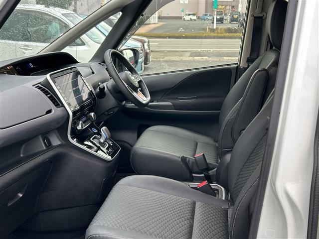 セレナ マルチベッド　ｅ－パワーＨＷＳ　Ｖ　９型ナビ　バックカメラ　プロパイロット　両側パワースライド　ハンズフリーオートスライド　シートヒーター　ステアリングヒーター　ＥＴＣ　純正ドラレコ　フルセグＴＶ　Ｂｔ　ＤＶＤ　Ｂｌｕ－ｒａｙ　エアロ（21枚目）