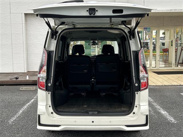 セレナ マルチベッド　ｅ－パワーＨＷＳ　Ｖ　９型ナビ　バックカメラ　プロパイロット　両側パワースライド　ハンズフリーオートスライド　シートヒーター　ステアリングヒーター　ＥＴＣ　純正ドラレコ　フルセグＴＶ　Ｂｔ　ＤＶＤ　Ｂｌｕ－ｒａｙ　エアロ（26枚目）