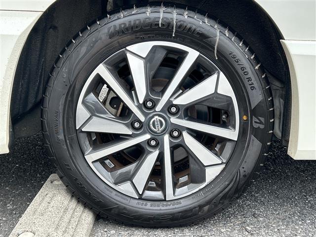 セレナ マルチベッド　ｅ－パワーＨＷＳ　Ｖ　９型ナビ　バックカメラ　プロパイロット　両側パワースライド　ハンズフリーオートスライド　シートヒーター　ステアリングヒーター　ＥＴＣ　純正ドラレコ　フルセグＴＶ　Ｂｔ　ＤＶＤ　Ｂｌｕ－ｒａｙ　エアロ（32枚目）