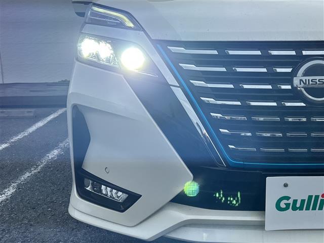 セレナ マルチベッド　ｅ－パワーＨＷＳ　Ｖ　９型ナビ　バックカメラ　プロパイロット　両側パワースライド　ハンズフリーオートスライド　シートヒーター　ステアリングヒーター　ＥＴＣ　純正ドラレコ　フルセグＴＶ　Ｂｔ　ＤＶＤ　Ｂｌｕ－ｒａｙ　エアロ（33枚目）