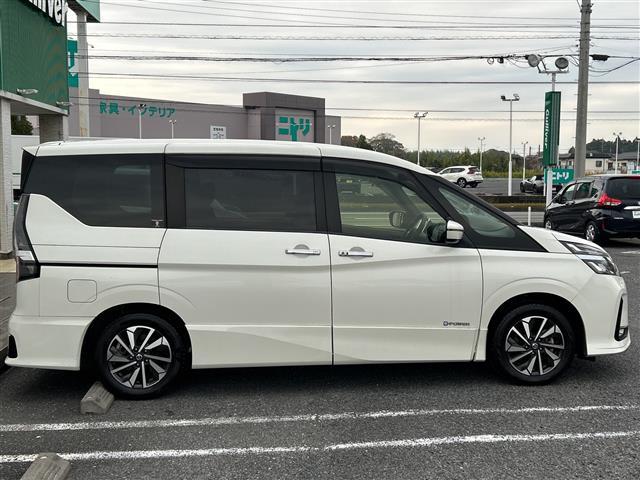 セレナ マルチベッド　ｅ－パワーＨＷＳ　Ｖ　９型ナビ　バックカメラ　プロパイロット　両側パワースライド　ハンズフリーオートスライド　シートヒーター　ステアリングヒーター　ＥＴＣ　純正ドラレコ　フルセグＴＶ　Ｂｔ　ＤＶＤ　Ｂｌｕ－ｒａｙ　エアロ（35枚目）
