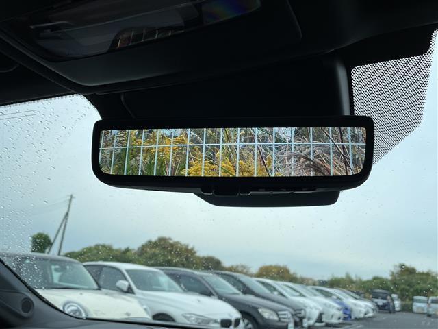 クラウン Ｚ　ガラスルーフ　純正ディスプレイオーディオ　ドライバー異常対応システム　Ｂカメ　全周囲モニター　ＨＵＤ　ミラー一体型ドラレコ　電動サンシェード　充電ホルダー　１００Ｖ充電　シートヒーター　エアシート（5枚目）