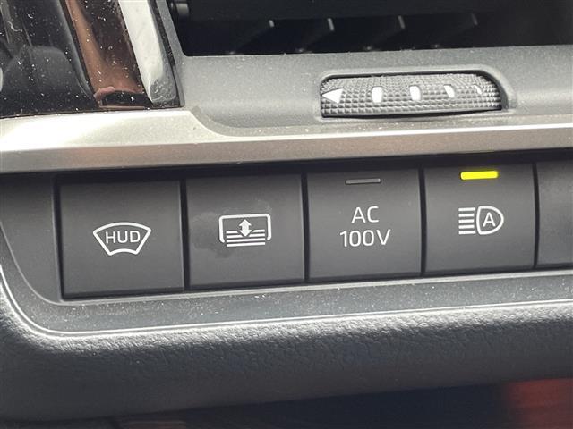 クラウン Ｚ　ガラスルーフ　純正ディスプレイオーディオ　ドライバー異常対応システム　Ｂカメ　全周囲モニター　ＨＵＤ　ミラー一体型ドラレコ　電動サンシェード　充電ホルダー　１００Ｖ充電　シートヒーター　エアシート（6枚目）