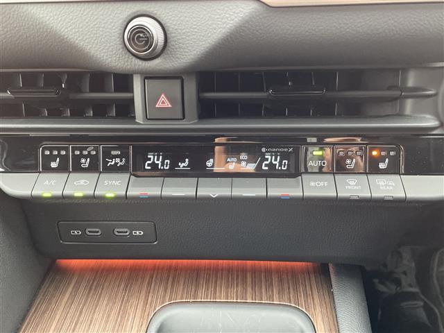 クラウン Ｚ　ガラスルーフ　純正ディスプレイオーディオ　ドライバー異常対応システム　Ｂカメ　全周囲モニター　ＨＵＤ　ミラー一体型ドラレコ　電動サンシェード　充電ホルダー　１００Ｖ充電　シートヒーター　エアシート（9枚目）