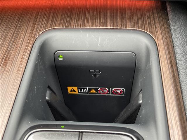 クラウン Ｚ　ガラスルーフ　純正ディスプレイオーディオ　ドライバー異常対応システム　Ｂカメ　全周囲モニター　ＨＵＤ　ミラー一体型ドラレコ　電動サンシェード　充電ホルダー　１００Ｖ充電　シートヒーター　エアシート（13枚目）