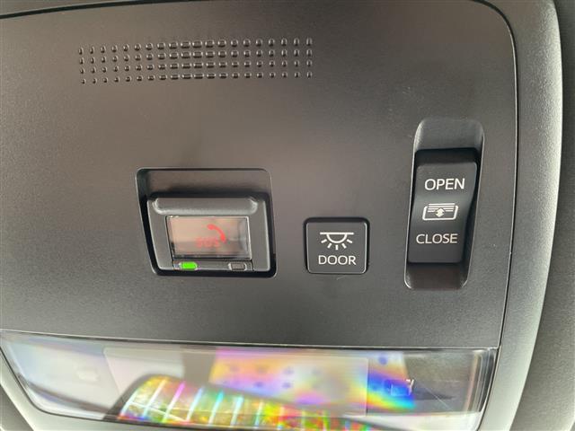 クラウン Ｚ　ガラスルーフ　純正ディスプレイオーディオ　ドライバー異常対応システム　Ｂカメ　全周囲モニター　ＨＵＤ　ミラー一体型ドラレコ　電動サンシェード　充電ホルダー　１００Ｖ充電　シートヒーター　エアシート（15枚目）