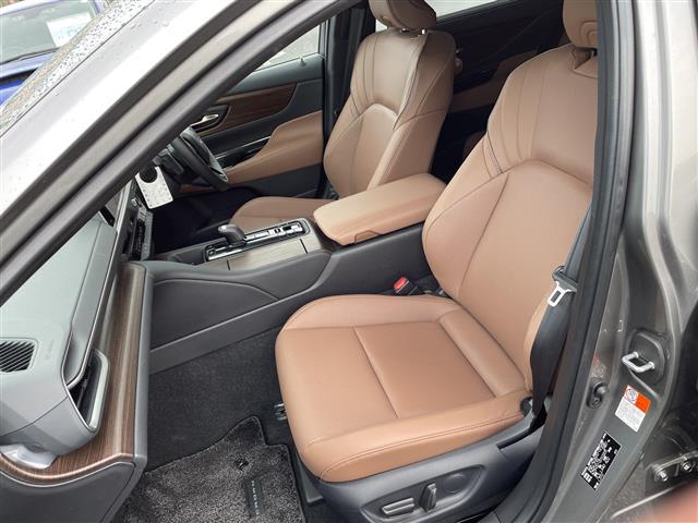 クラウン Ｚ　ガラスルーフ　純正ディスプレイオーディオ　ドライバー異常対応システム　Ｂカメ　全周囲モニター　ＨＵＤ　ミラー一体型ドラレコ　電動サンシェード　充電ホルダー　１００Ｖ充電　シートヒーター　エアシート（28枚目）