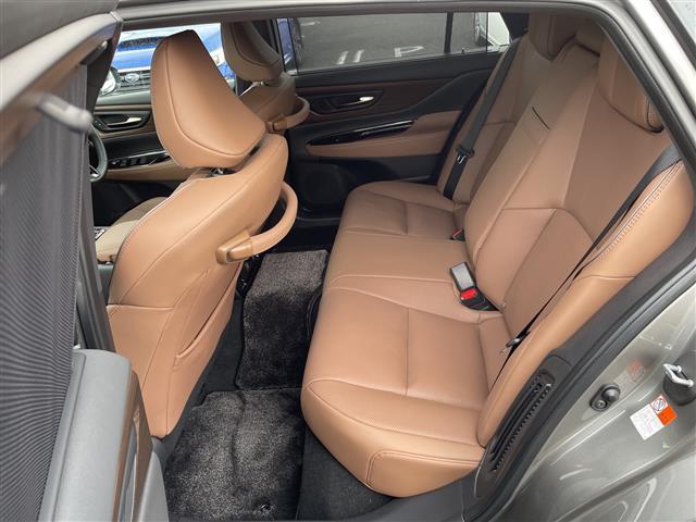 クラウン Ｚ　ガラスルーフ　純正ディスプレイオーディオ　ドライバー異常対応システム　Ｂカメ　全周囲モニター　ＨＵＤ　ミラー一体型ドラレコ　電動サンシェード　充電ホルダー　１００Ｖ充電　シートヒーター　エアシート（30枚目）