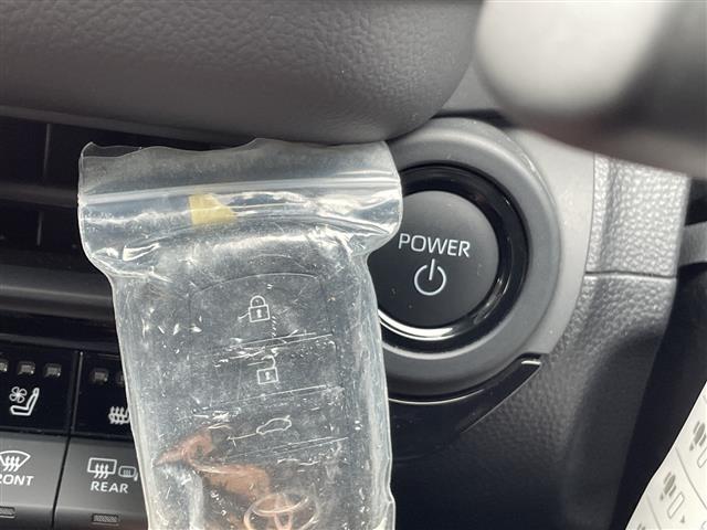 クラウン Ｚ　ガラスルーフ　純正ディスプレイオーディオ　ドライバー異常対応システム　Ｂカメ　全周囲モニター　ＨＵＤ　ミラー一体型ドラレコ　電動サンシェード　充電ホルダー　１００Ｖ充電　シートヒーター　エアシート（32枚目）