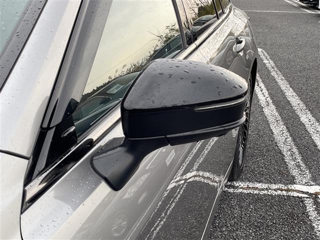 クラウン Ｚ　ガラスルーフ　純正ディスプレイオーディオ　ドライバー異常対応システム　Ｂカメ　全周囲モニター　ＨＵＤ　ミラー一体型ドラレコ　電動サンシェード　充電ホルダー　１００Ｖ充電　シートヒーター　エアシート（34枚目）