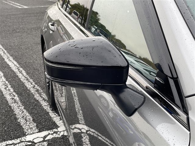 クラウン Ｚ　ガラスルーフ　純正ディスプレイオーディオ　ドライバー異常対応システム　Ｂカメ　全周囲モニター　ＨＵＤ　ミラー一体型ドラレコ　電動サンシェード　充電ホルダー　１００Ｖ充電　シートヒーター　エアシート（35枚目）