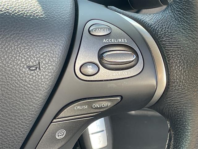 フーガハイブリッド ベースグレード　ナビ　全方位カメラ　レーダークルーズ　フルセグＴＶ　ミュージックＢＯＸ　ハーフレザー　パワーシート　インテリジェントペダル　ビルトインＥＴＣ　木目調パネル　スマートキー　前後センサー　オートライト（6枚目）