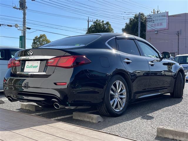 フーガハイブリッド ベースグレード　ナビ　全方位カメラ　レーダークルーズ　フルセグＴＶ　ミュージックＢＯＸ　ハーフレザー　パワーシート　インテリジェントペダル　ビルトインＥＴＣ　木目調パネル　スマートキー　前後センサー　オートライト（19枚目）