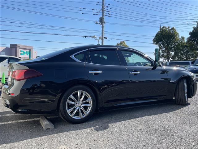 フーガハイブリッド ベースグレード　ナビ　全方位カメラ　レーダークルーズ　フルセグＴＶ　ミュージックＢＯＸ　ハーフレザー　パワーシート　インテリジェントペダル　ビルトインＥＴＣ　木目調パネル　スマートキー　前後センサー　オートライト（21枚目）