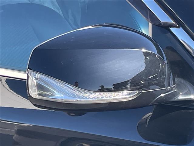 フーガハイブリッド ベースグレード　ナビ　全方位カメラ　レーダークルーズ　フルセグＴＶ　ミュージックＢＯＸ　ハーフレザー　パワーシート　インテリジェントペダル　ビルトインＥＴＣ　木目調パネル　スマートキー　前後センサー　オートライト（30枚目）