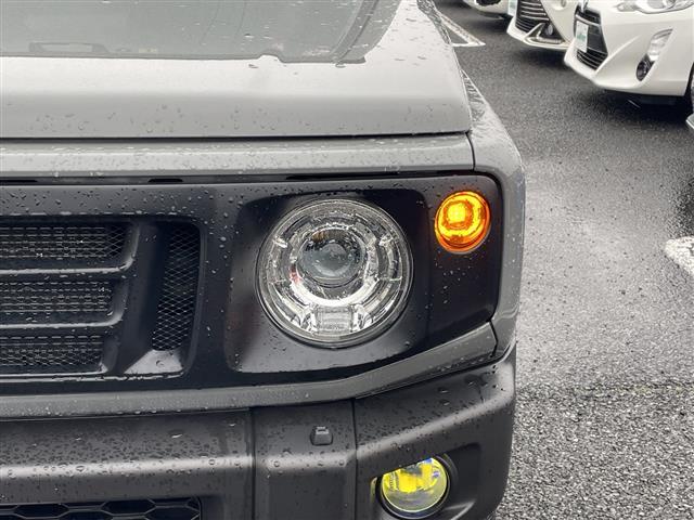 ジムニー ＸＣ　８型ナビＣＮ－ＲＺ８７５　バックカメラ　革調カバー　シートヒーター　ドラレコ　クルコン　コンビハンドル　ルーフラック　リアラダー　ＬＥＤライト　オートライト　外グリル　セーフティサポート　ラバーマット（24枚目）