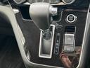 セレナ ハイウェイスターV 10型ナビ 全方位カメラ プロパイロット ドラレコ ETC 両側パワースライドドア ハンズフリーオートスライドドア フルセグ ブルーレイ パーキングアシスト 16AW LEDライト オートライト(4枚目)