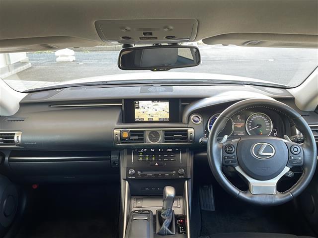 IS IS300h 1オーナー メーカーナビ ハーフレザーシート フルセグTV バックカメラ クルーズコントロール シートヒーター パドルシフト ビルトインETC クリアランスソナー 純正アルミホイール LEDヘッドライ(2枚目)