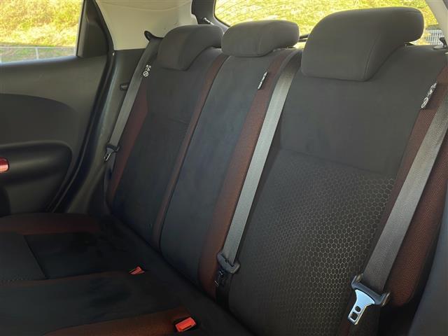 ジューク 15RX タイプV 純正SDナビ(ワンセグTV/CD再生/AUX)バックカメラ/プッシュスタート/ETC/社外デジタルインナーミラー/純正フロアマット/社外16インチAW/ハロゲンヘッドライト/フォグランプ/スマートキー(23枚目)