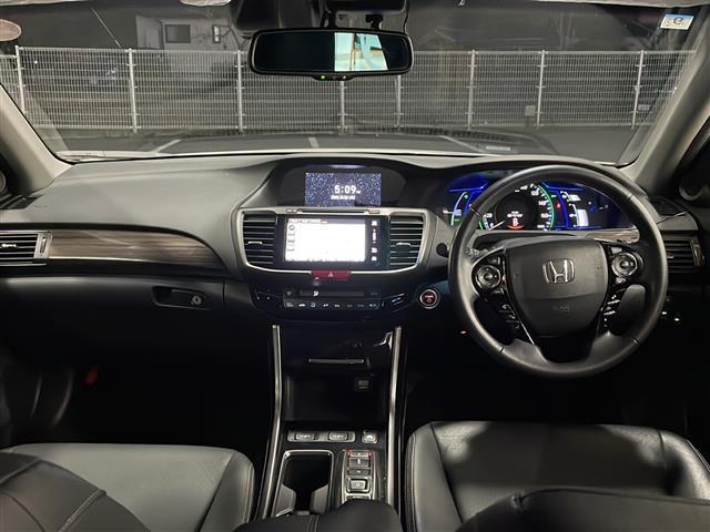 アコードハイブリッド EX 1オーナー サンルーフ 黒革シート 純正ナビ バックカメラ サイドカメラ 前方ドライブレコーダー クルーズコントロール ステアリングスイッチ パドルシフト 革巻きステアリング ビルトインETC(2枚目)