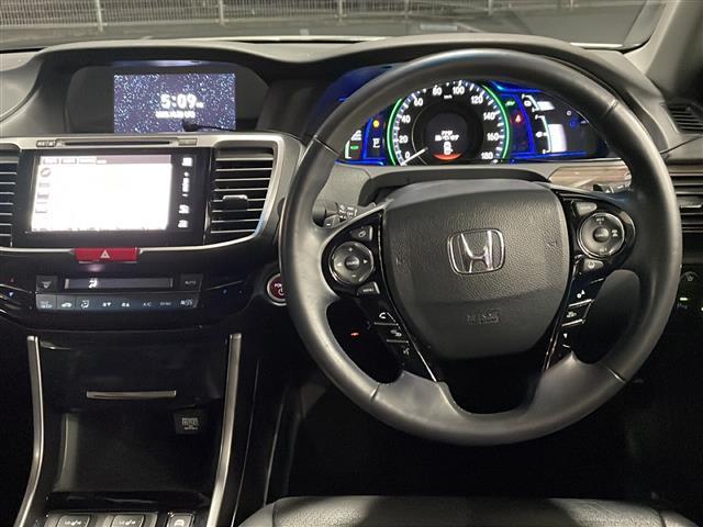 アコードハイブリッド EX 1オーナー サンルーフ 黒革シート 純正ナビ バックカメラ サイドカメラ 前方ドライブレコーダー クルーズコントロール ステアリングスイッチ パドルシフト 革巻きステアリング ビルトインETC(6枚目)