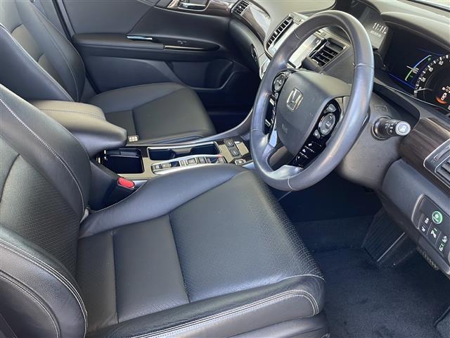 アコードハイブリッド EX 1オーナー サンルーフ 黒革シート 純正ナビ バックカメラ サイドカメラ 前方ドライブレコーダー クルーズコントロール ステアリングスイッチ パドルシフト 革巻きステアリング ビルトインETC(22枚目)