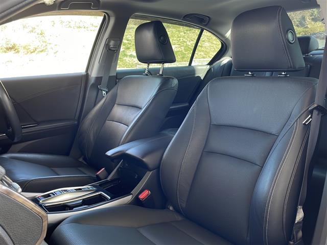 アコードハイブリッド EX 1オーナー サンルーフ 黒革シート 純正ナビ バックカメラ サイドカメラ 前方ドライブレコーダー クルーズコントロール ステアリングスイッチ パドルシフト 革巻きステアリング ビルトインETC(23枚目)