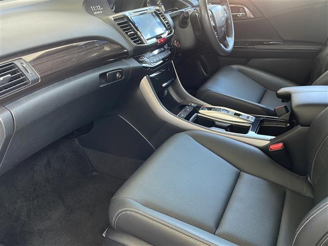 アコードハイブリッド EX 1オーナー サンルーフ 黒革シート 純正ナビ バックカメラ サイドカメラ 前方ドライブレコーダー クルーズコントロール ステアリングスイッチ パドルシフト 革巻きステアリング ビルトインETC(24枚目)